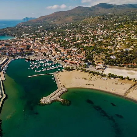 Ξενοδοχείο με διαμερίσματα Maraldo 4*